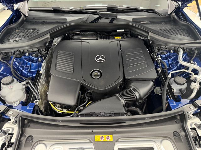 2025 Mercedes Benz GLC 300 photo 14