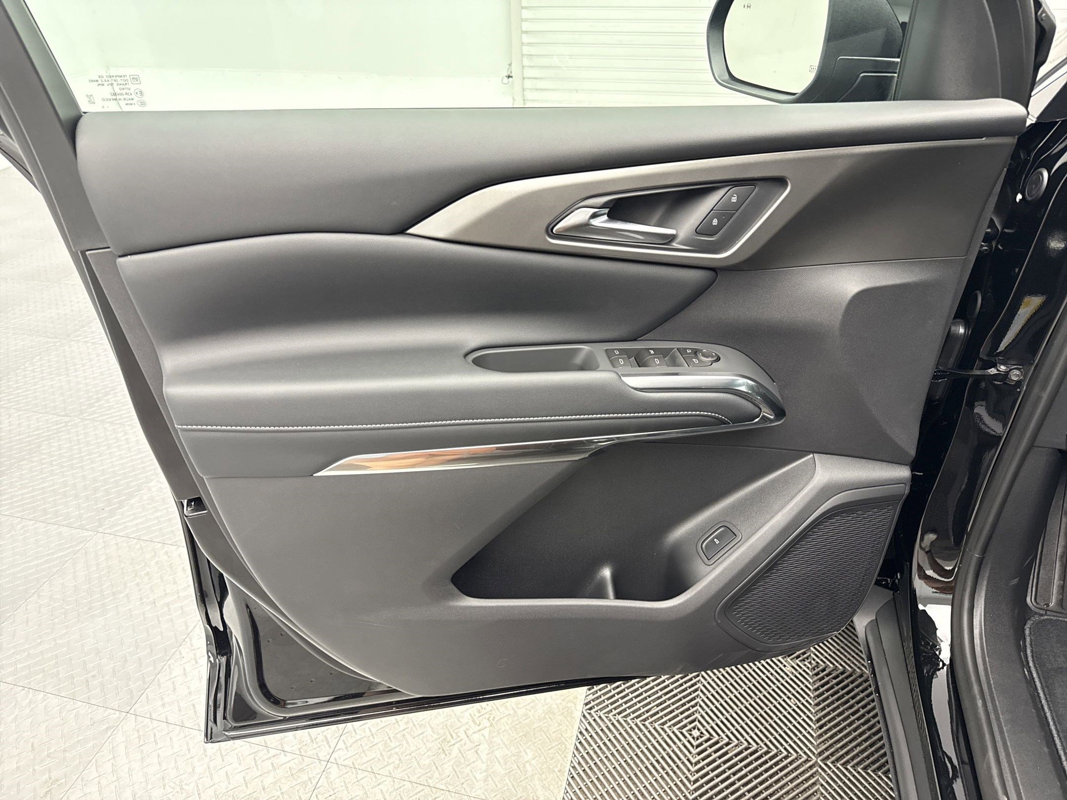 2026 Chevrolet Traverse photo 13