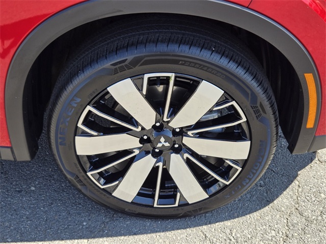 2025 Mitsubishi Outlander SE photo 21