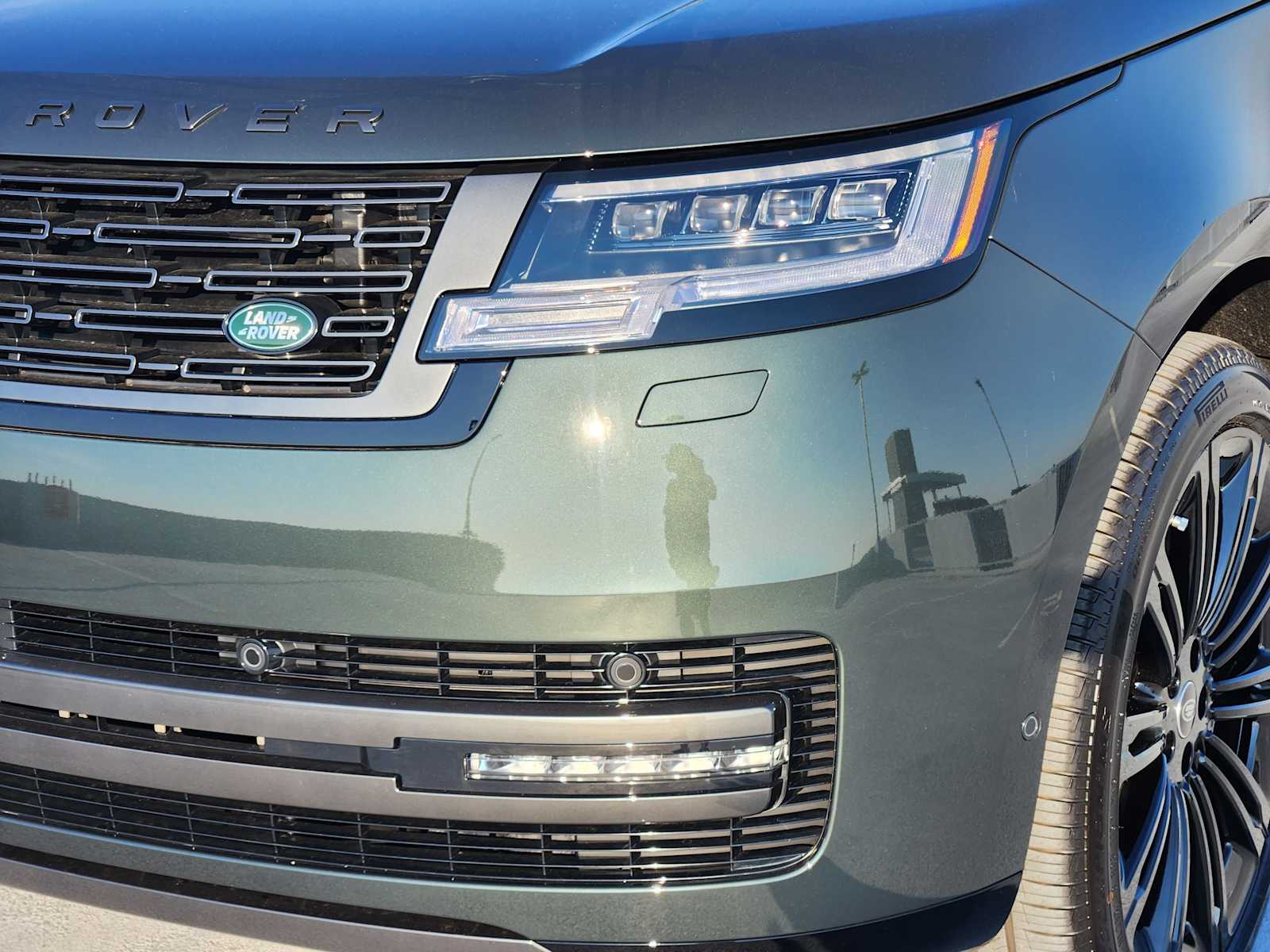 2025 Land Rover Range Rover SE photo 8