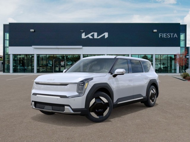 New 2026 Glacial White Pearl Kia Light Short Range image 1