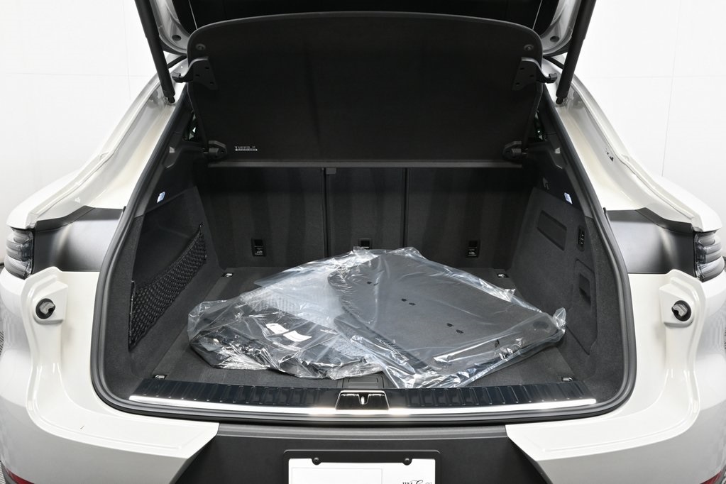 2026 Porsche Cayenne Coupe photo 28