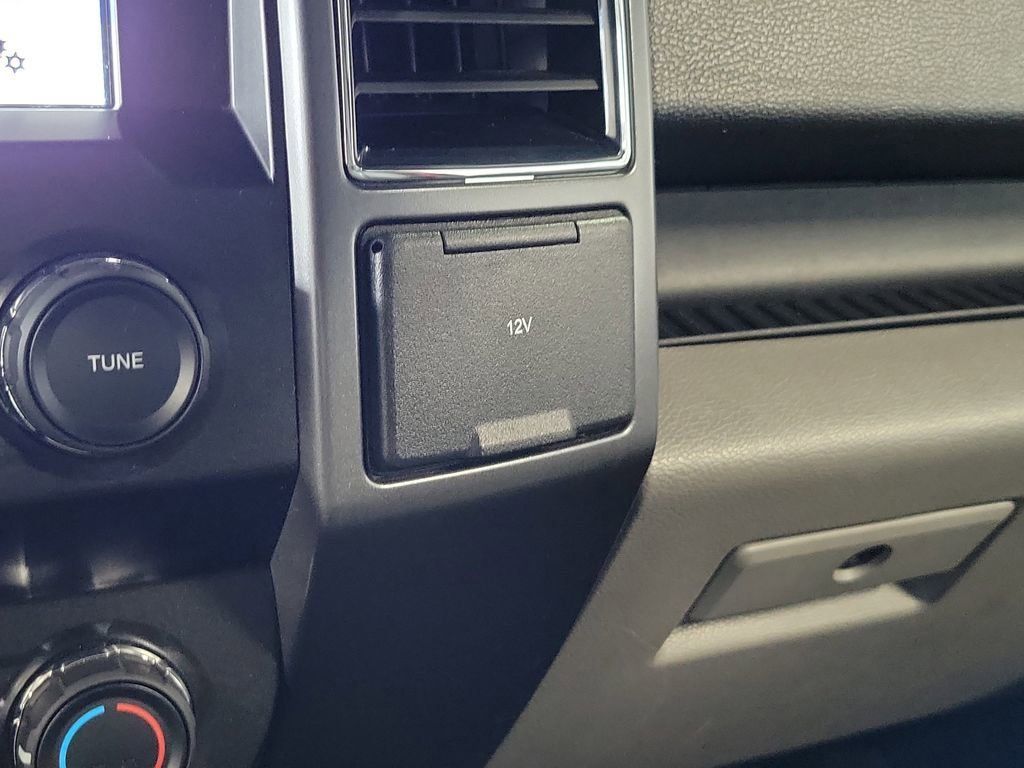 2019 Ford F-150 XLT photo 18