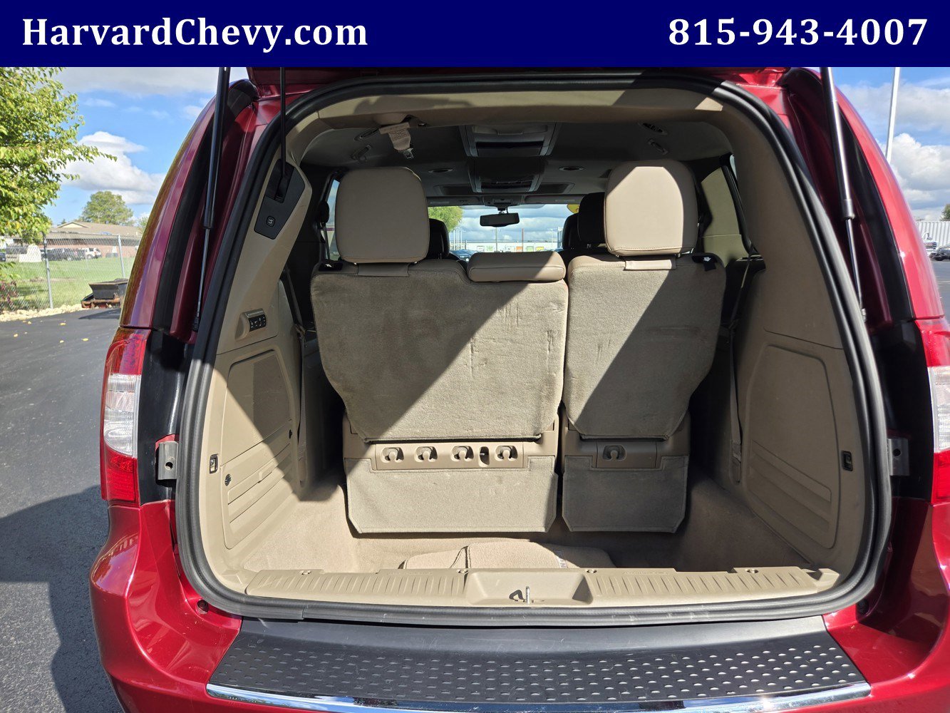 2015 Chrysler Town & Country Limited Platinum photo 25