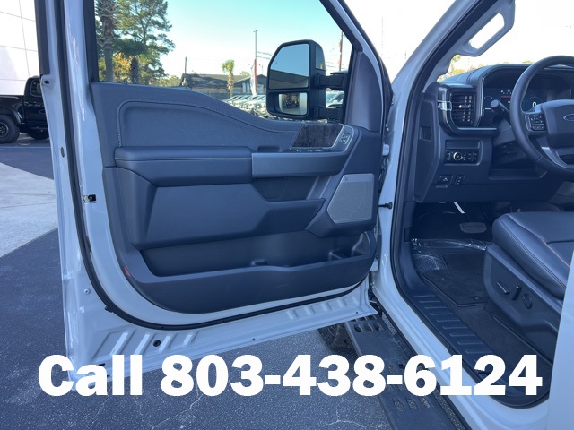 2026 Ford F-250 Lariat photo 4