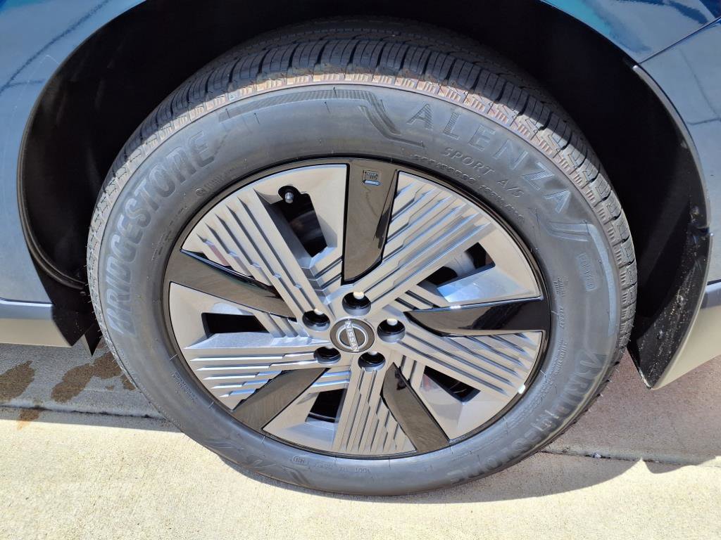 2025 Nissan Murano SL photo 11
