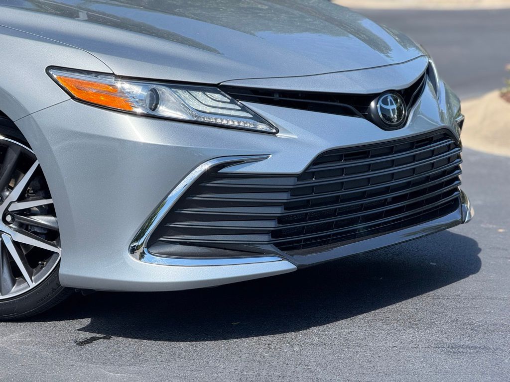 2023 Toyota Camry XLE V6 photo 5