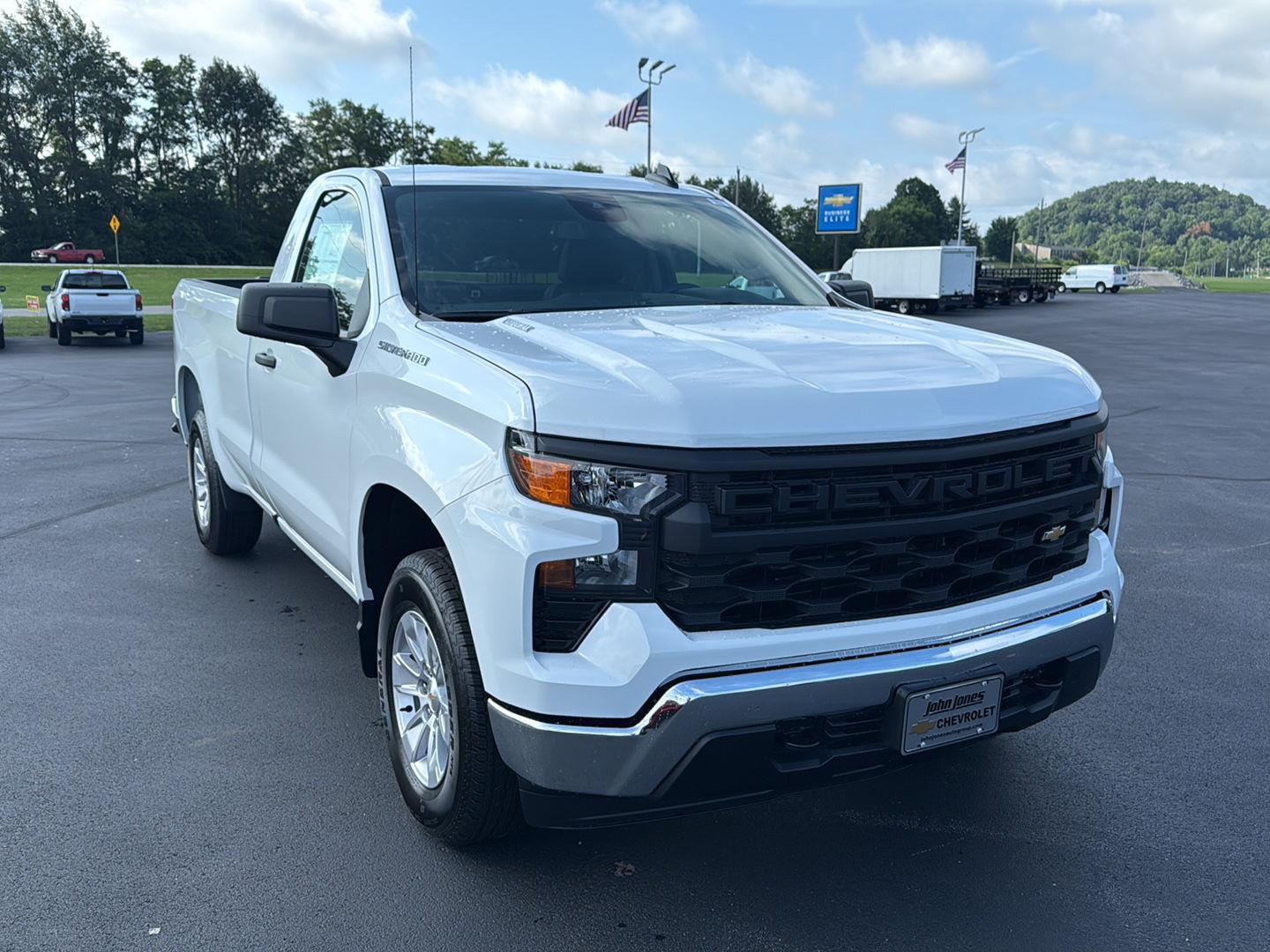 2025 Chevrolet Silverado 1500 photo 2