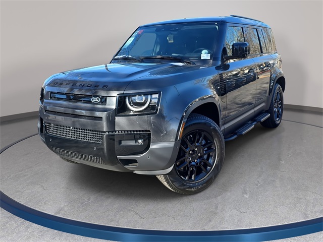 2026 Land Rover Defender S's photo