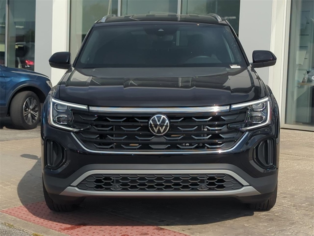 2026 Volkswagen Atlas Cross Sport SE photo 3
