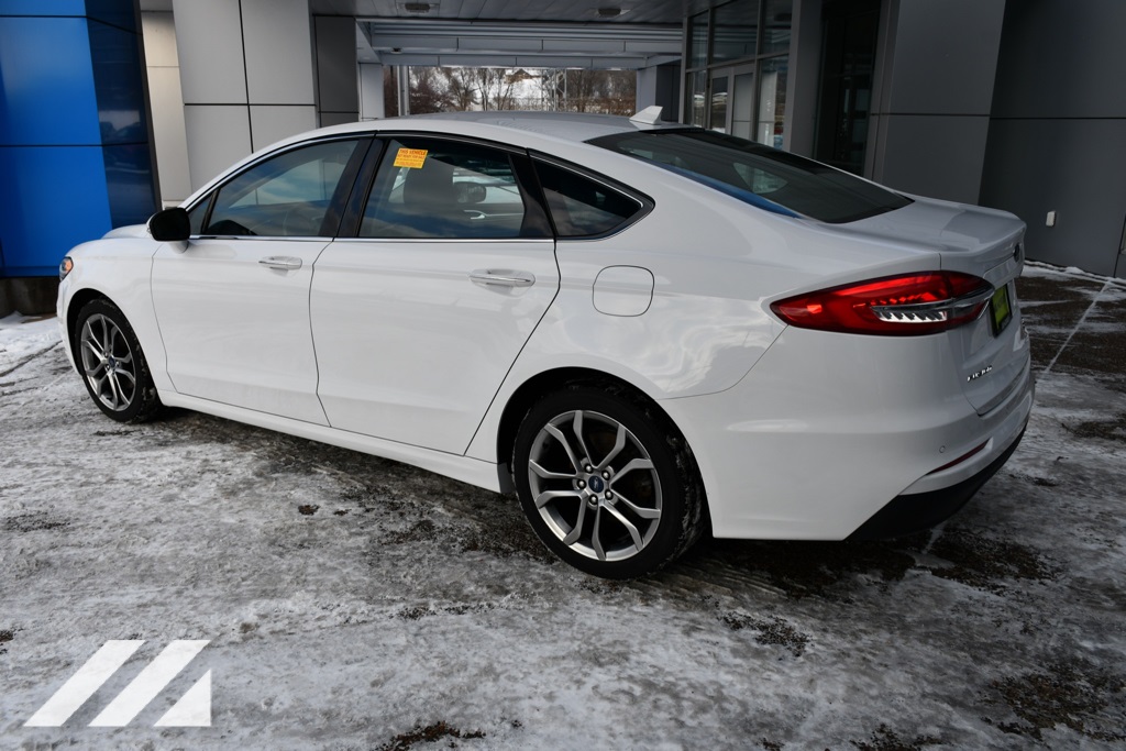 2019 Ford Fusion SEL photo 4