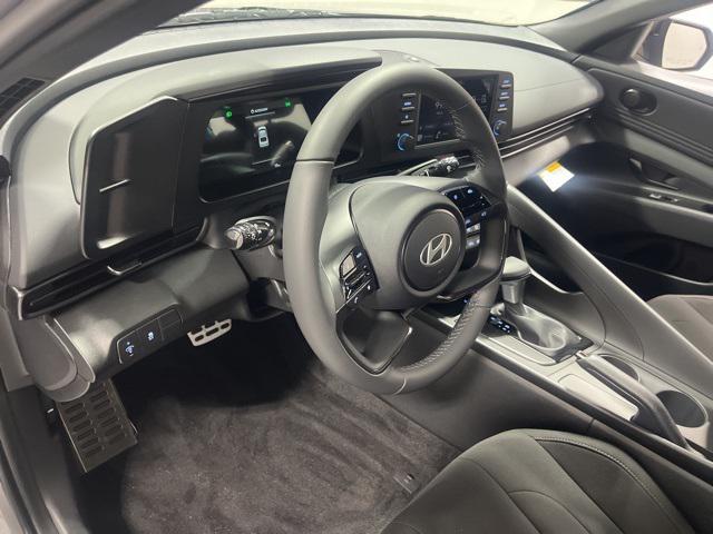 2025 Hyundai Elantra SEL Sport photo 9