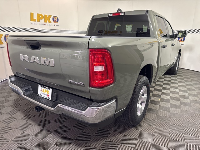 2025 Ram 1500 Tradesman photo 3