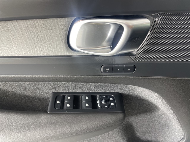 2025 Volvo XC40 Core photo 17