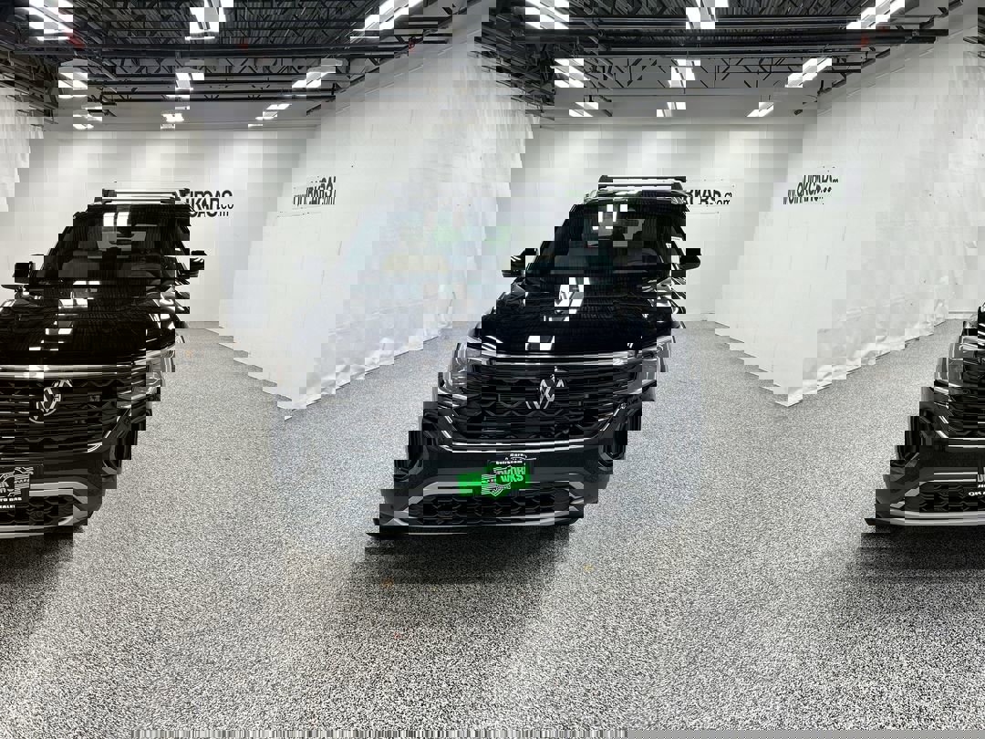 2026 Volkswagen Atlas Cross Sport SEL photo 2