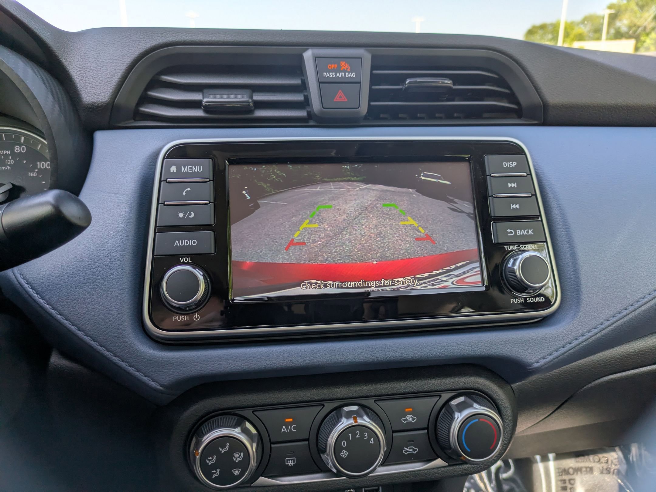 2025 Nissan Versa SV photo 15