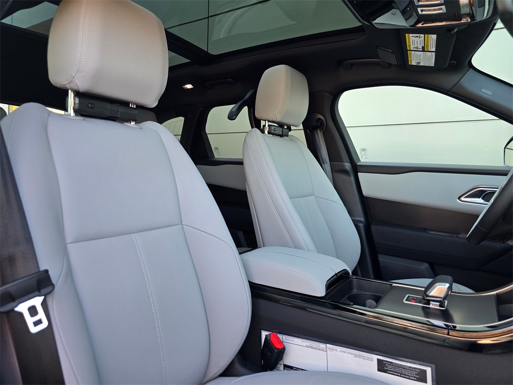 2026 Land Rover Range Rover Velar SE photo 28