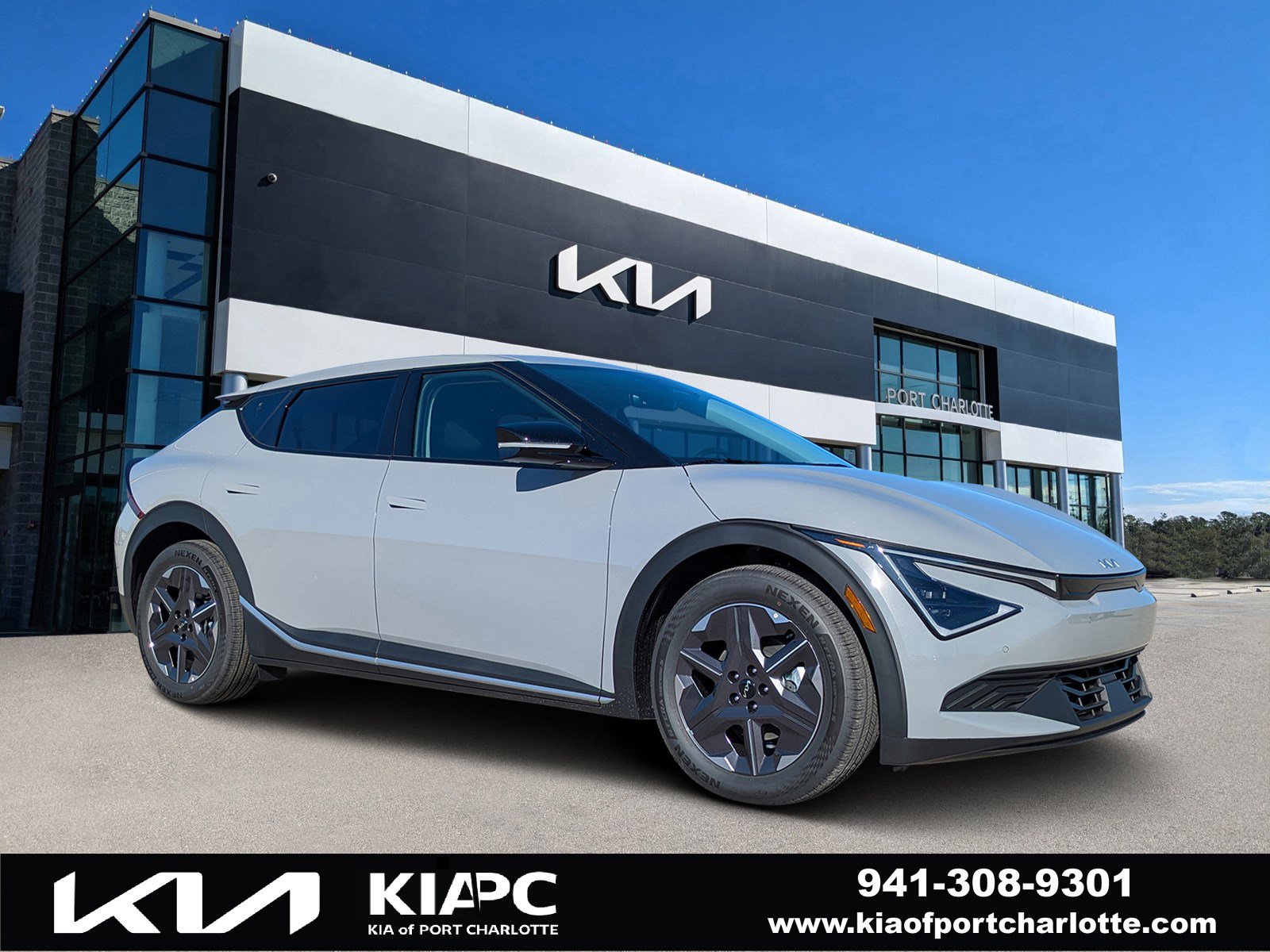 2025 Kia EV6 Light L/R's photo