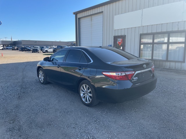 2016 Toyota Camry XLE photo 4