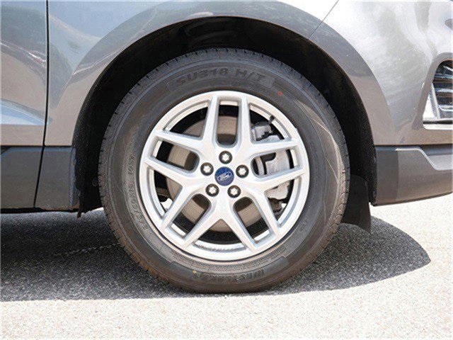 2022 Ford Edge SEL photo 9