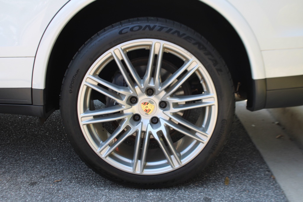 2017 Porsche Cayenne Platinum Edition photo 12