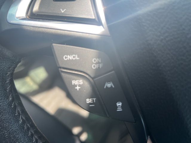 2021 Ford Edge SEL photo 16