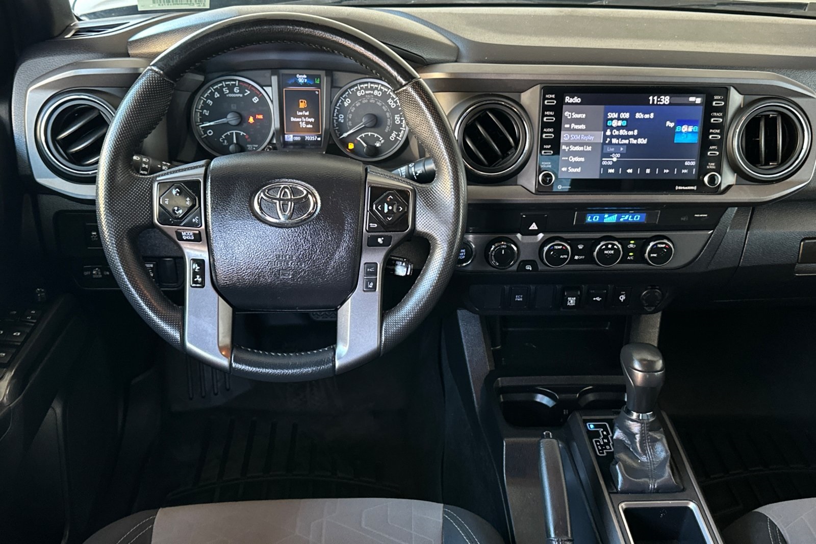 2022 Toyota Tacoma TRD Off-Road V6 photo 13