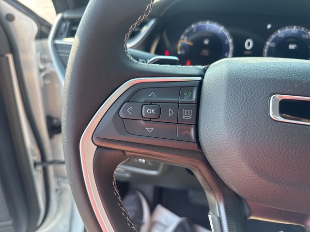 2025 Jeep Grand Cherokee Laredo photo 16