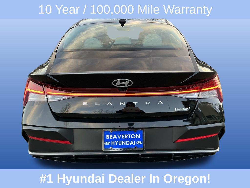 2025 Hyundai Elantra Limited photo 4