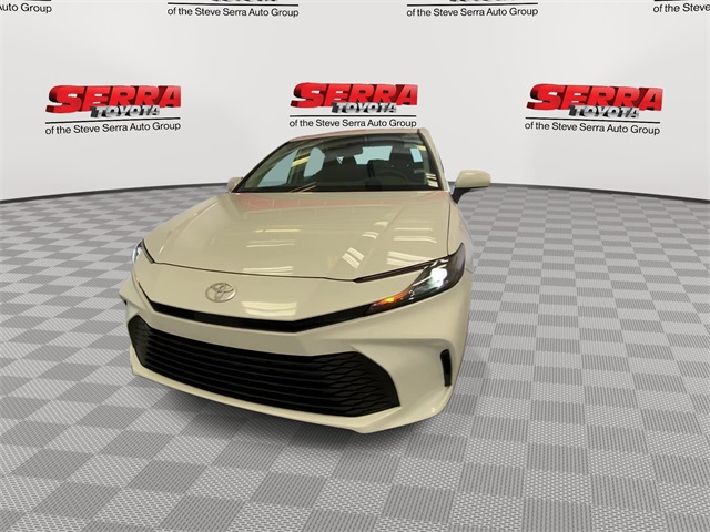 2025 Toyota Camry LE photo 4