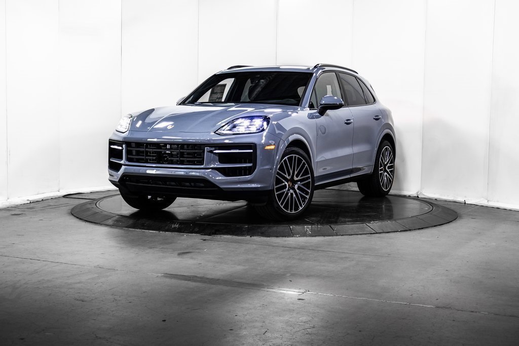 2025 Porsche Cayenne Base's photo