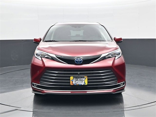 2022 Toyota Sienna Platinum photo 2