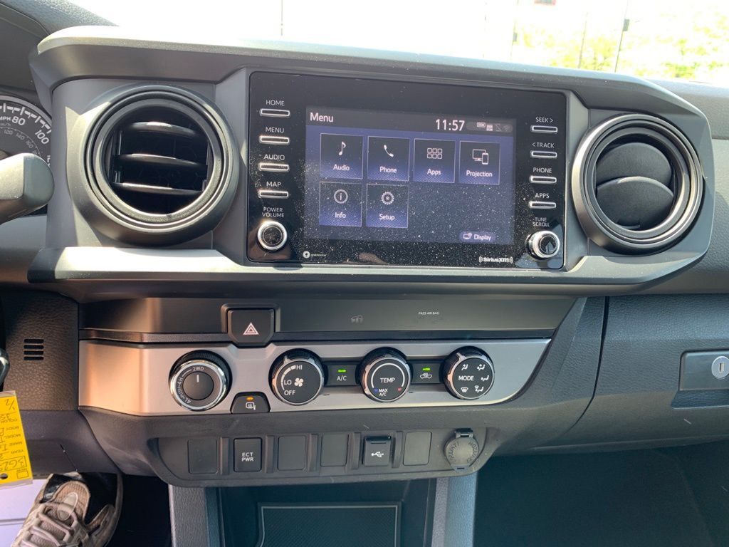 2020 Toyota Tacoma SR5 4x4 photo 22