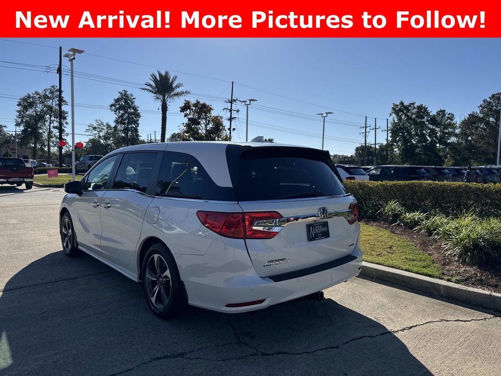 2020 Honda Odyssey Touring photo 2