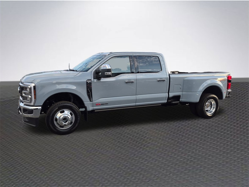 2026 Ford F-350 King Ranch photo 2
