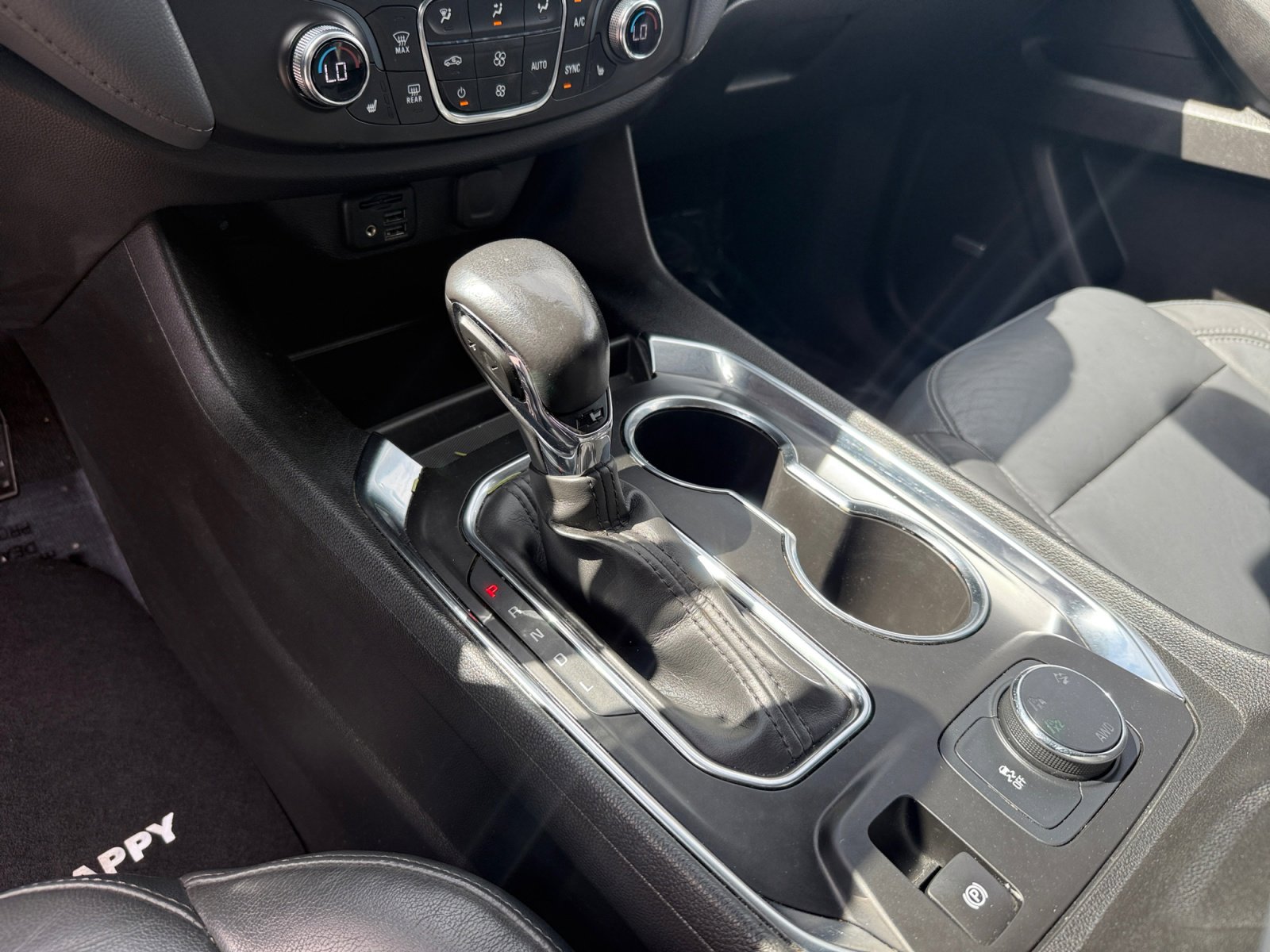 2021 Chevrolet Traverse Leather photo 12