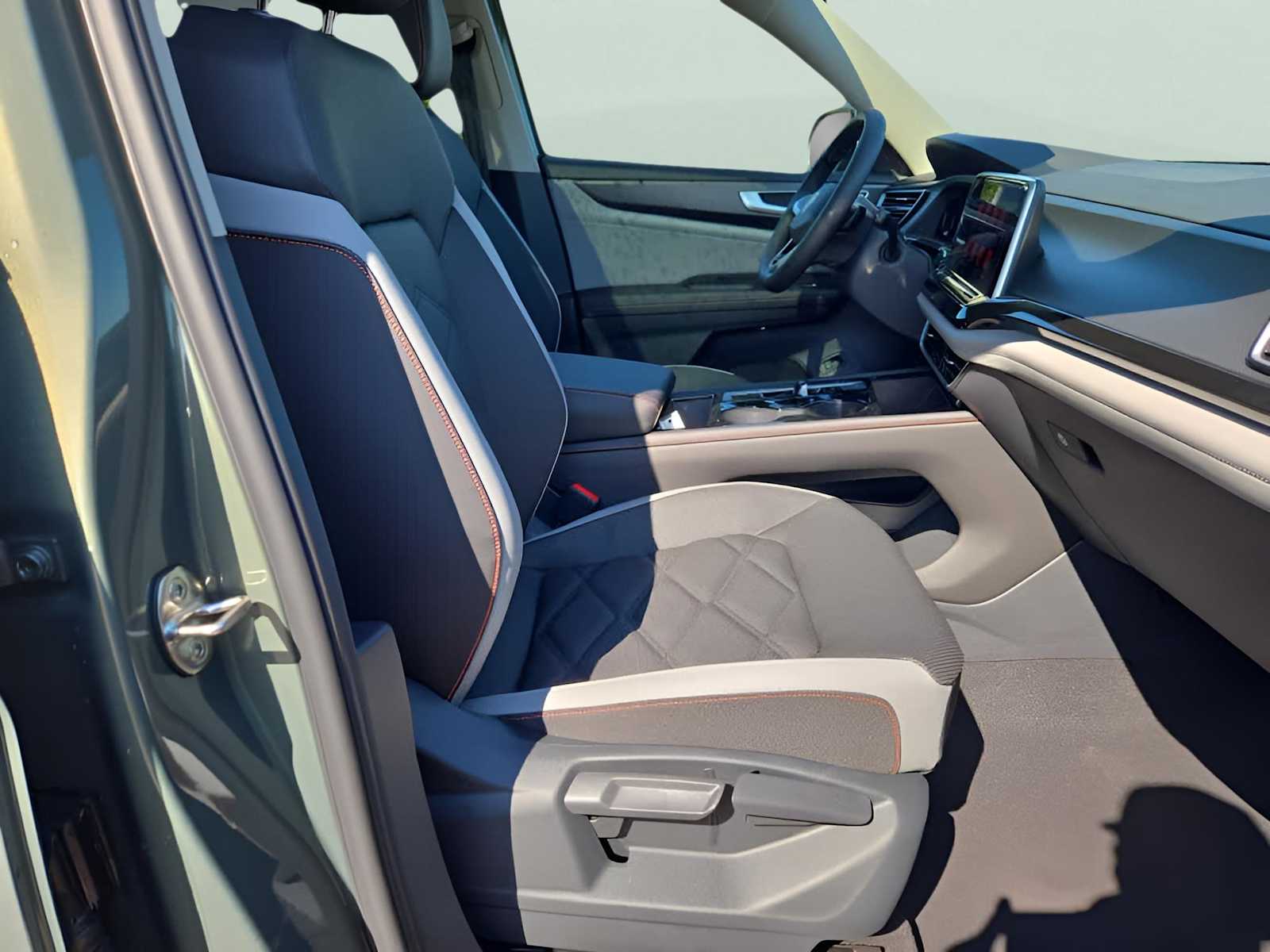 2026 Volkswagen Atlas Peak Edition SE photo 38