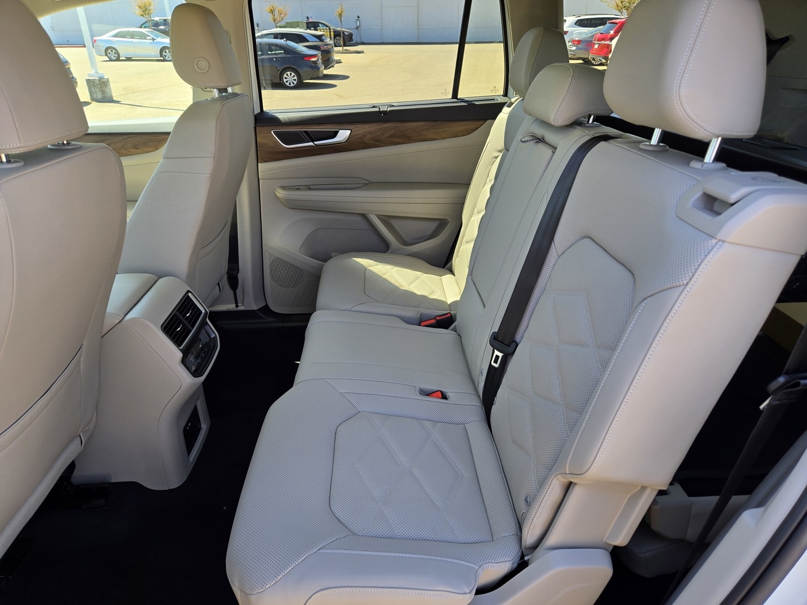 2026 Volkswagen Atlas SE Technology photo 4