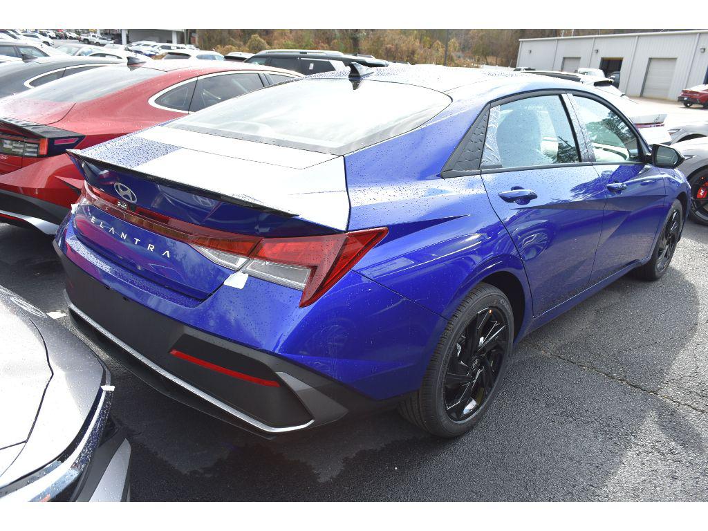 2026 Hyundai Elantra SEL Sport photo 3