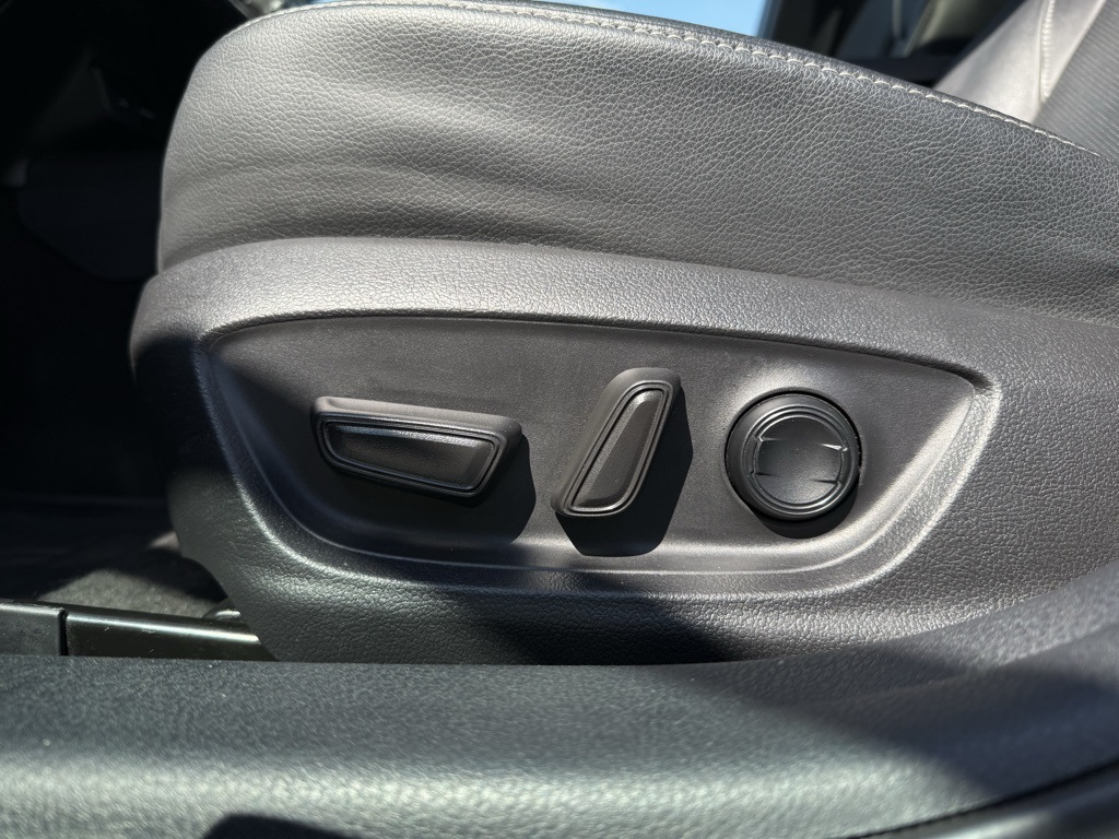 2021 Toyota Camry XSE photo 19