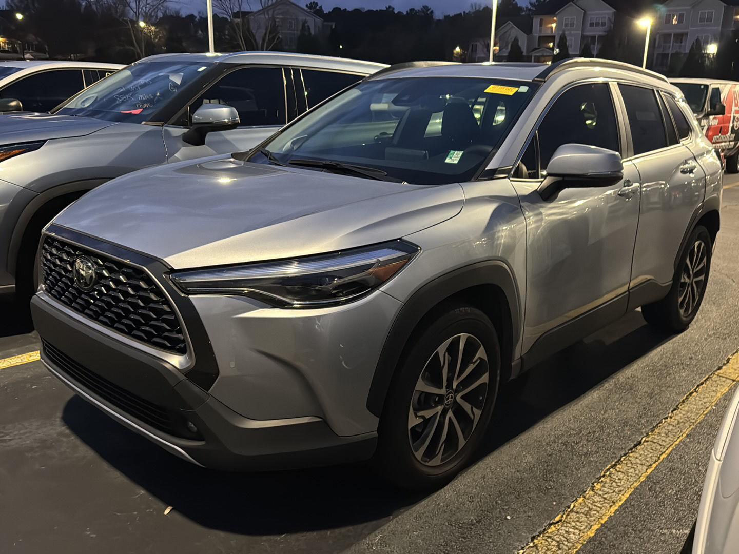 2022 Toyota Corolla Cross XLE's photo