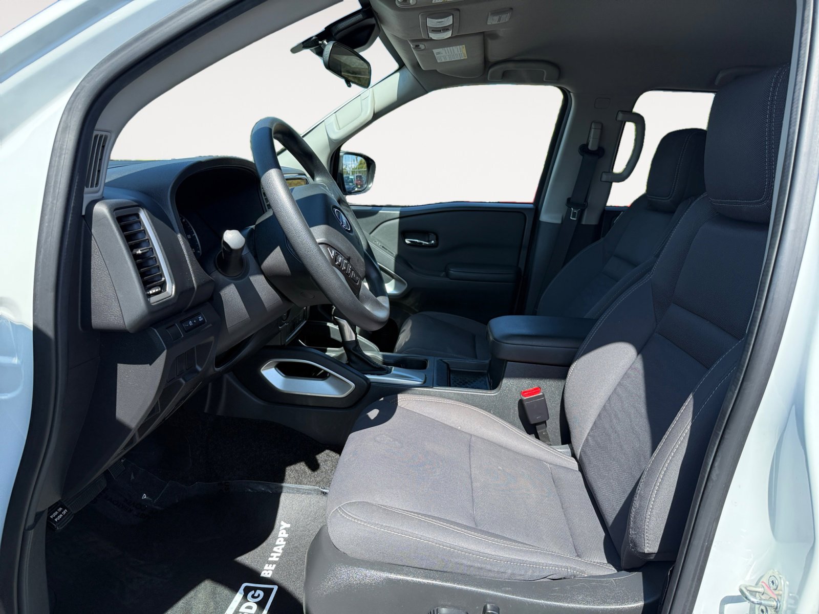 2023 Nissan Frontier SV photo 10