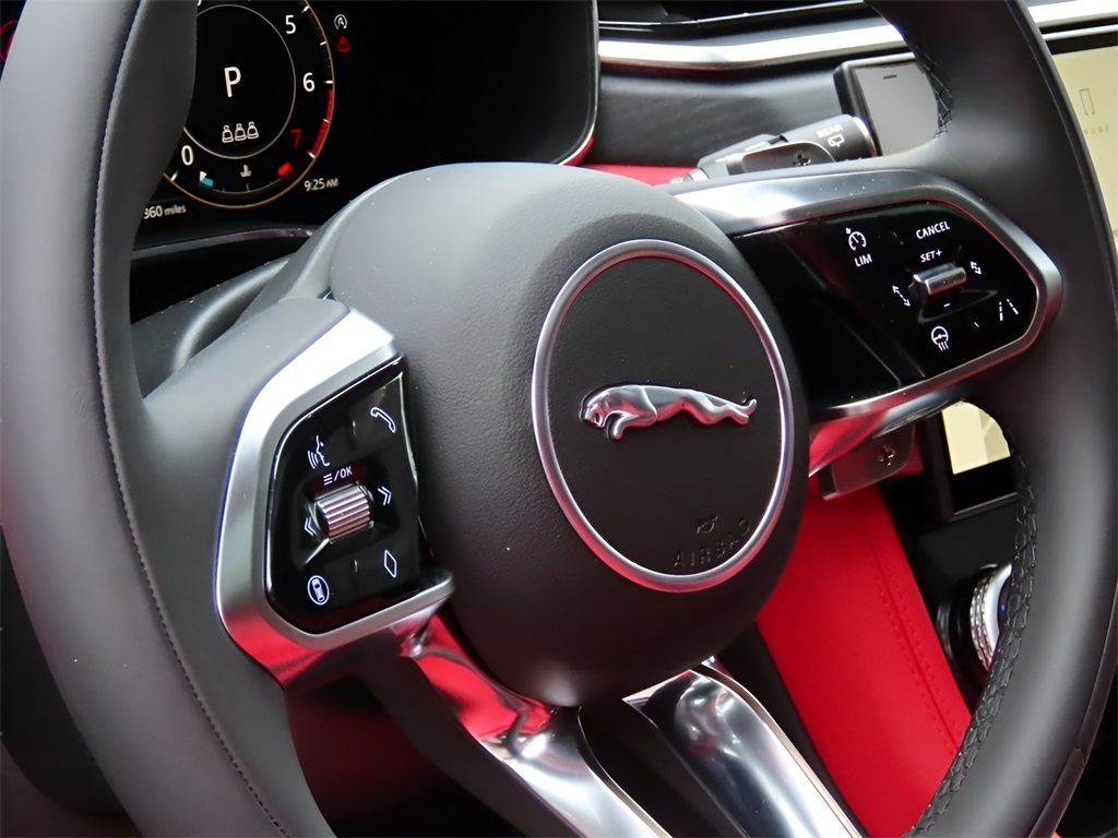 2025 Jaguar F-PACE P400 R-Dynamic S photo 23