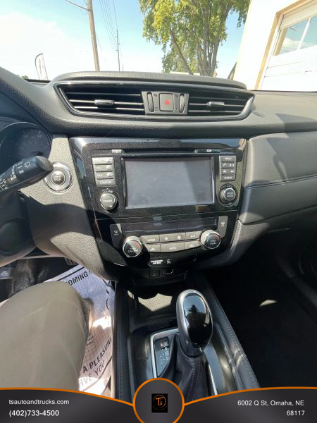 2017 Nissan Rogue SL Hybrid photo 14