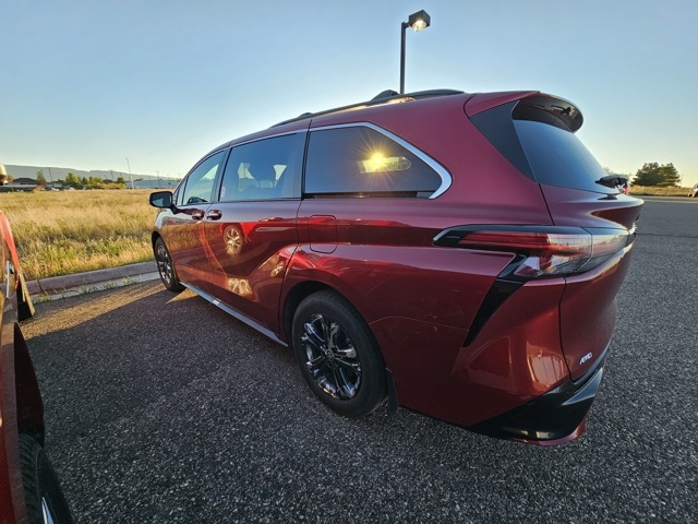 2024 Toyota Sienna XSE photo 8