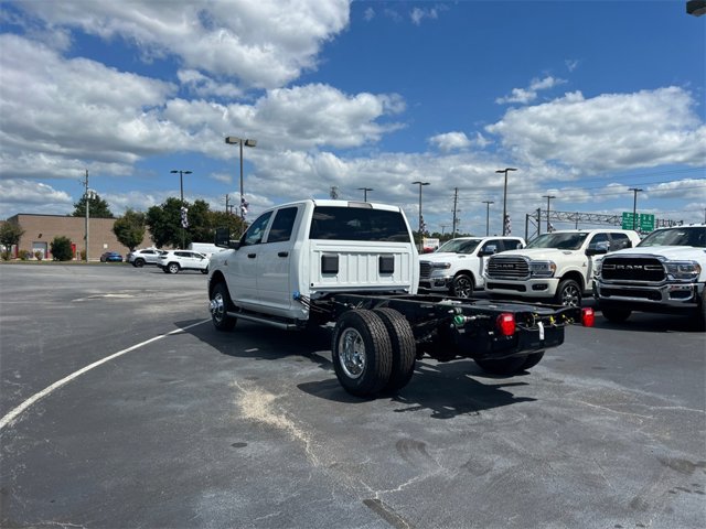 2024 Ram 3500 Tradesman photo 3