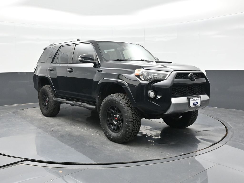 2017 Toyota 4Runner SR5 photo 16