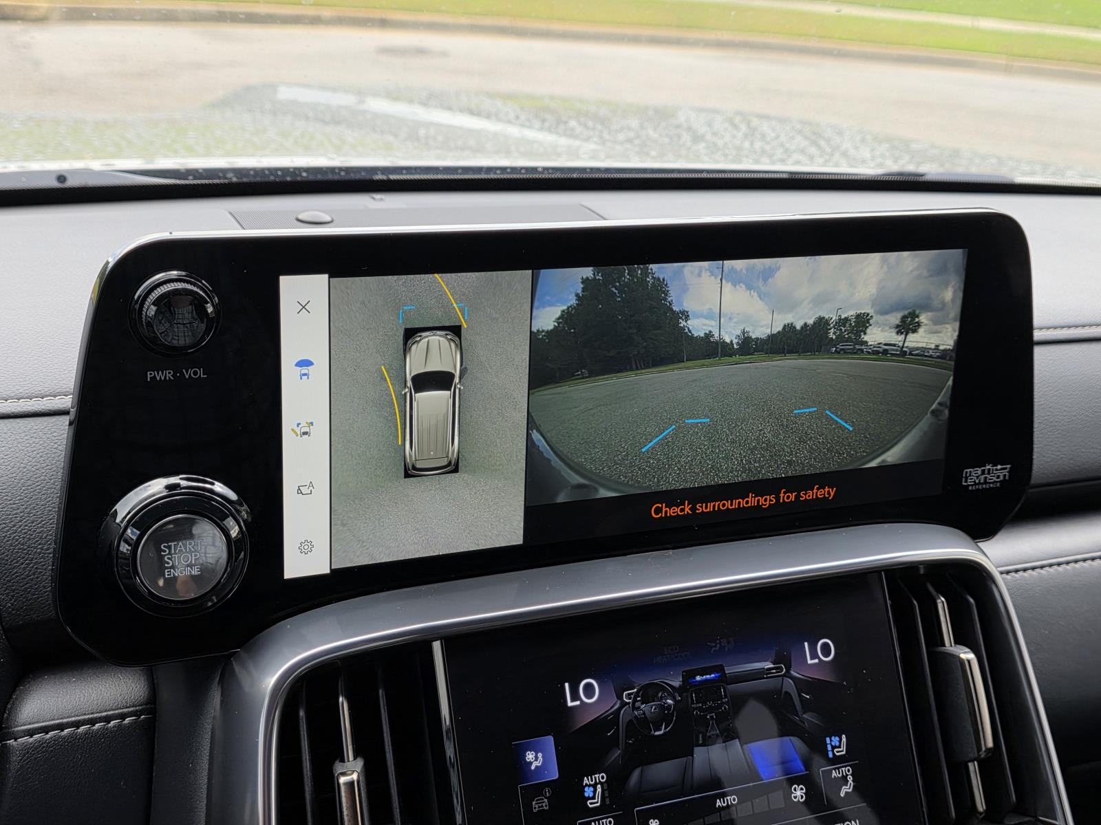 2022 Lexus LX 600 Luxury photo 18