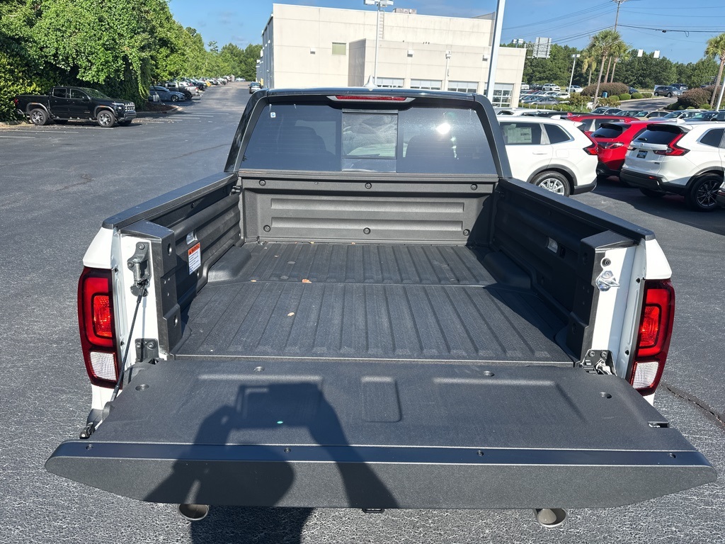 2025 Honda Ridgeline Black Edition photo 5