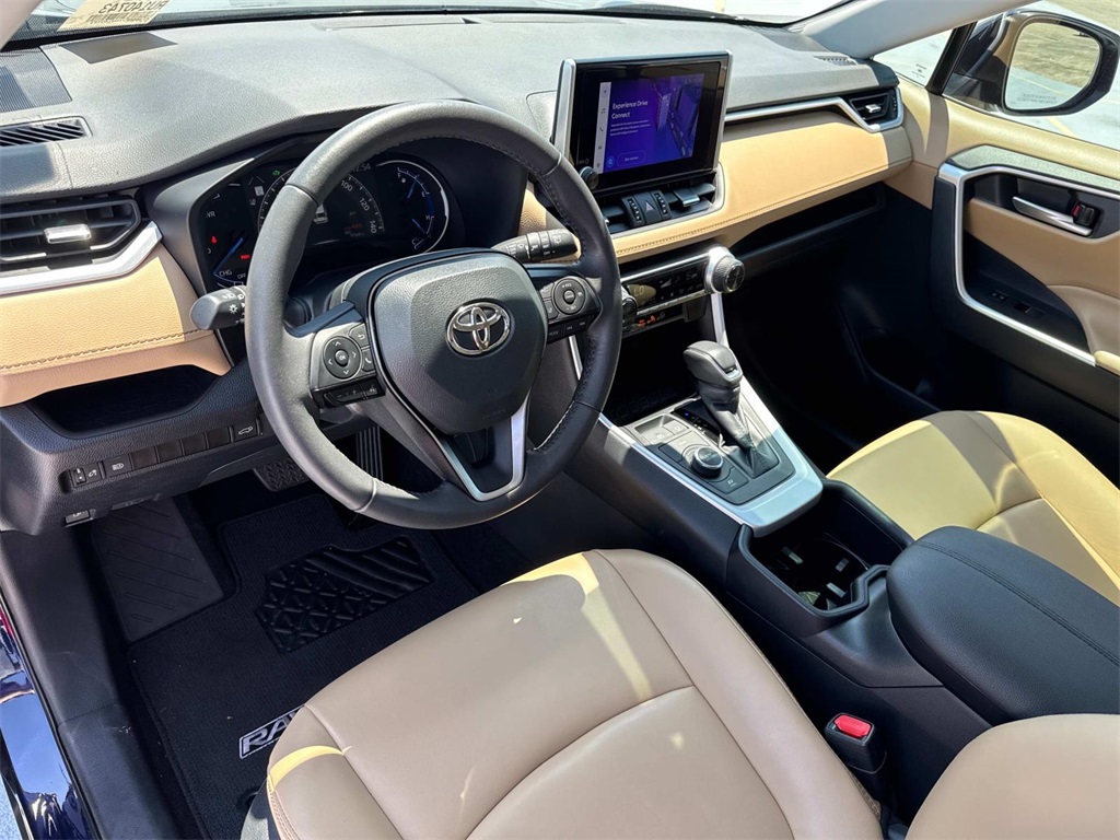 2024 Toyota RAV4 Hybrid XLE Premium photo 13